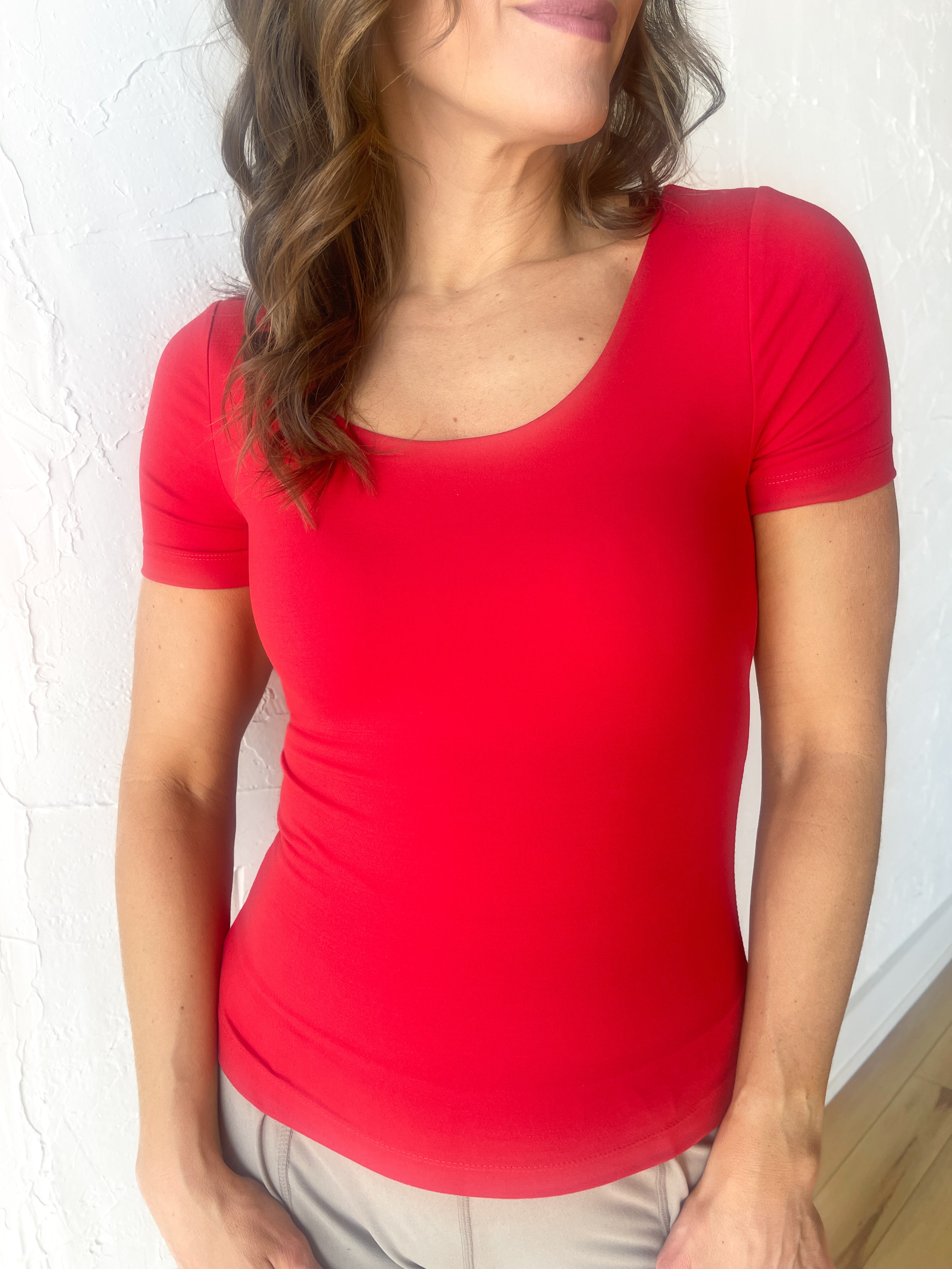 Butter Round Short Sleeve Top- Red - Ana Patricia Boutique