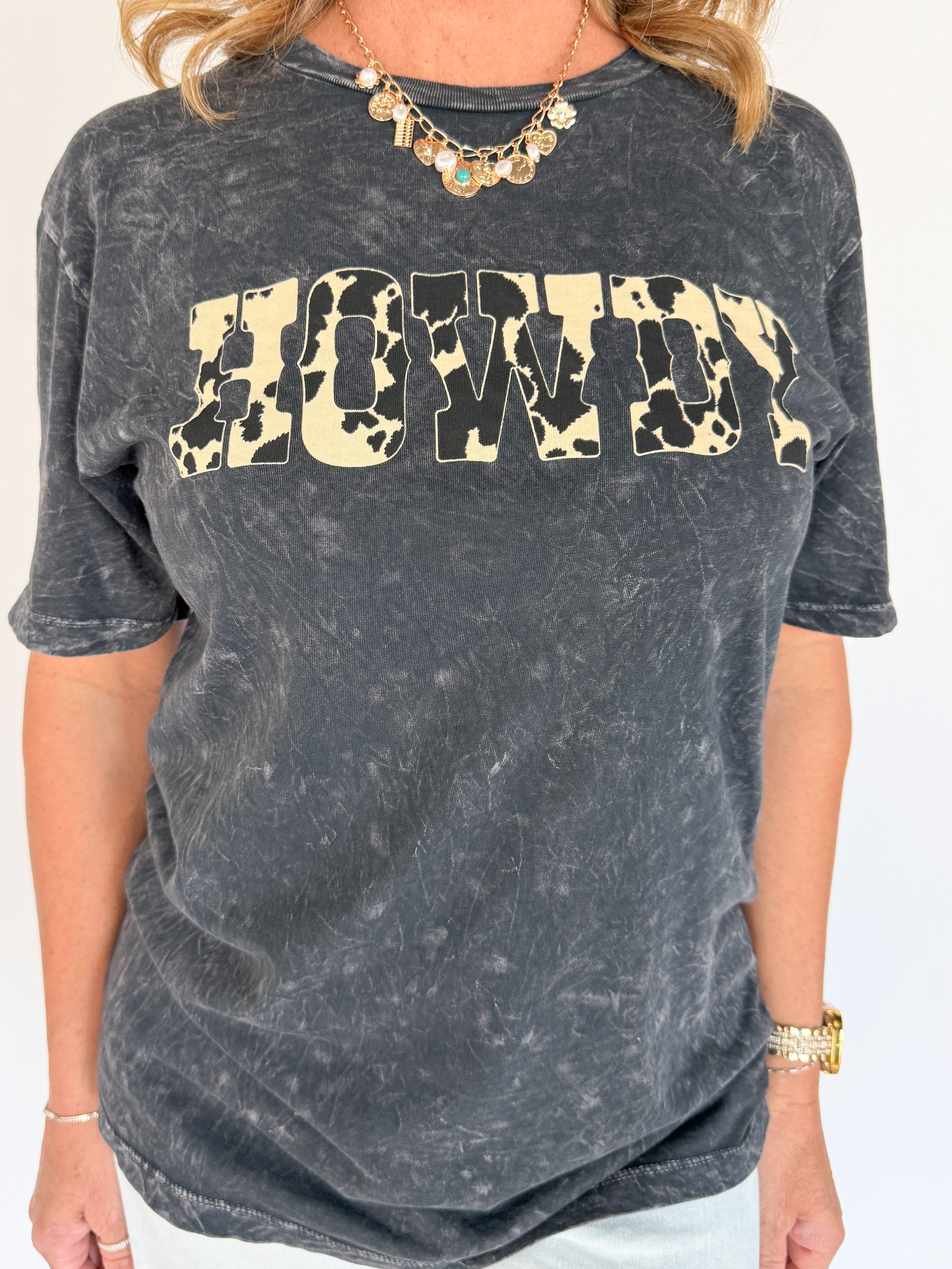 Howdy Graphic Tee- Black - Ana Patricia Boutique