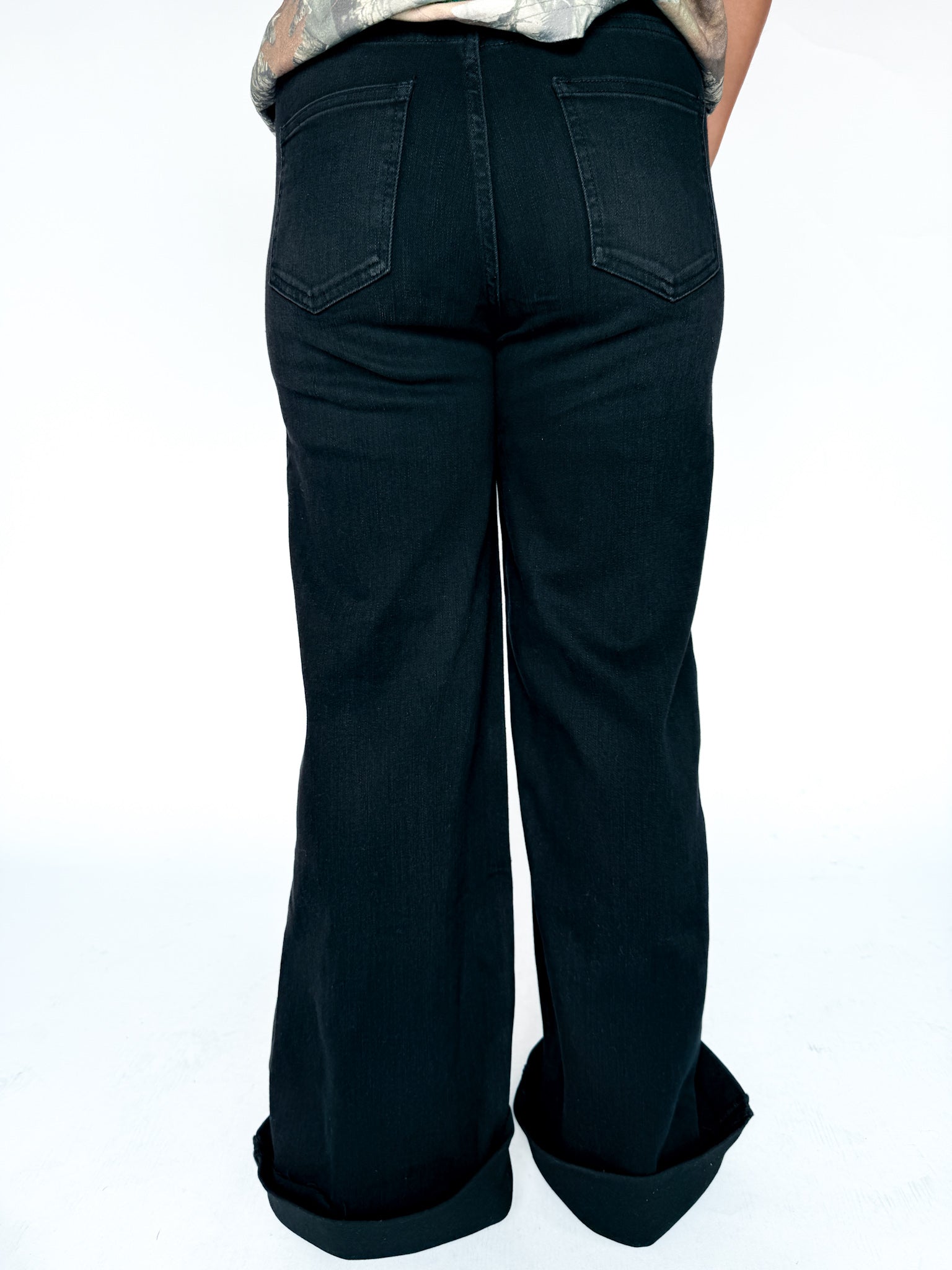 90's Cuff Hem Straight Jeans -Black - Ana Patricia Boutique