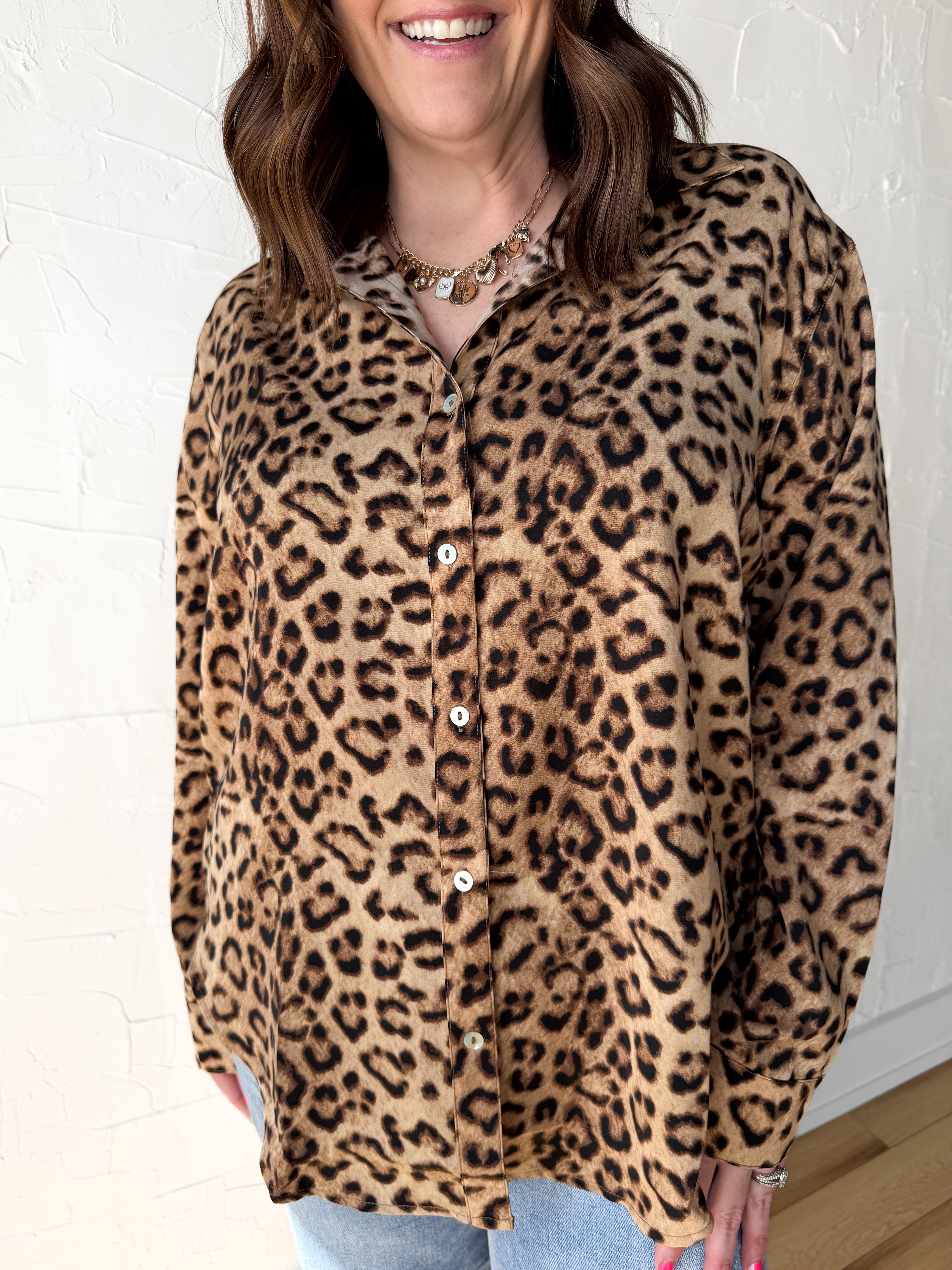 Silky Feel Leopard Top - Ana Patricia Boutique