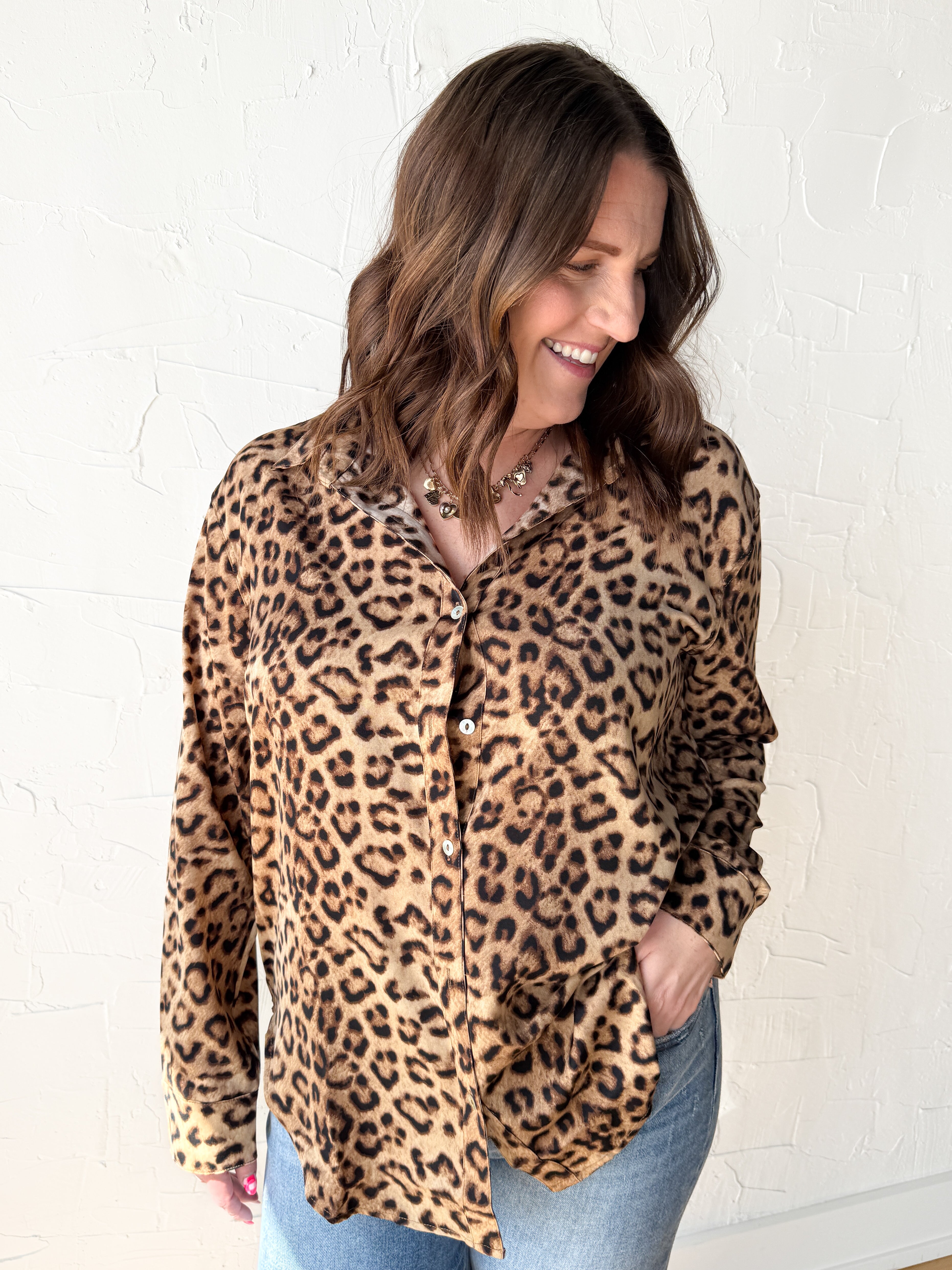 Silky Feel Leopard Top - Ana Patricia Boutique