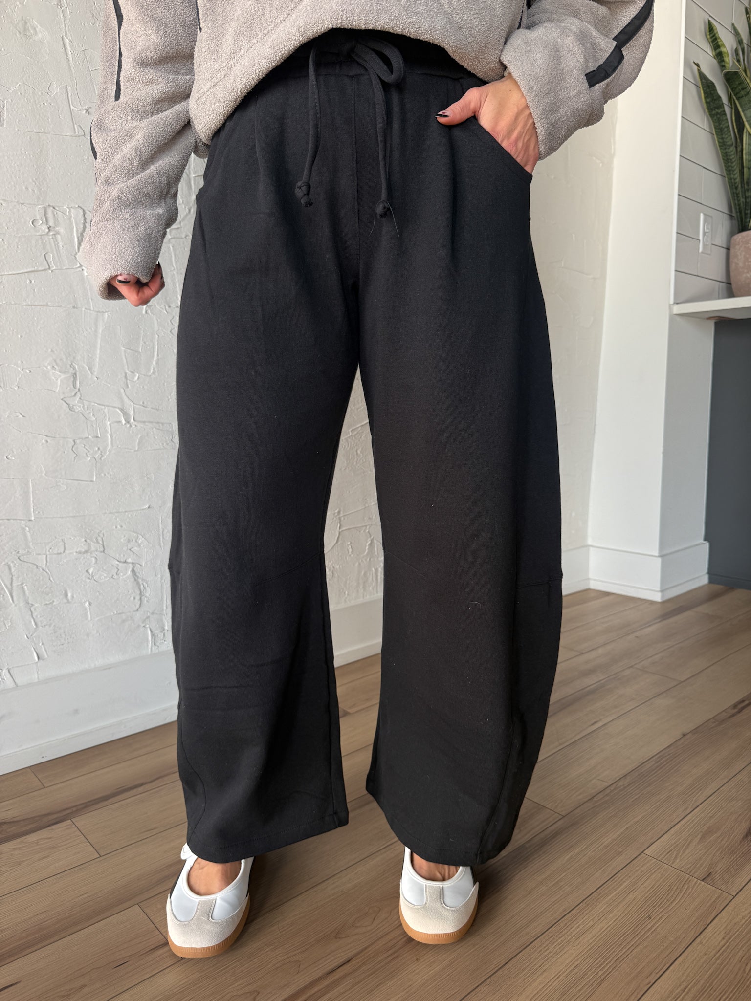 Barrel Sweatpants- Black - Ana Patricia Boutique