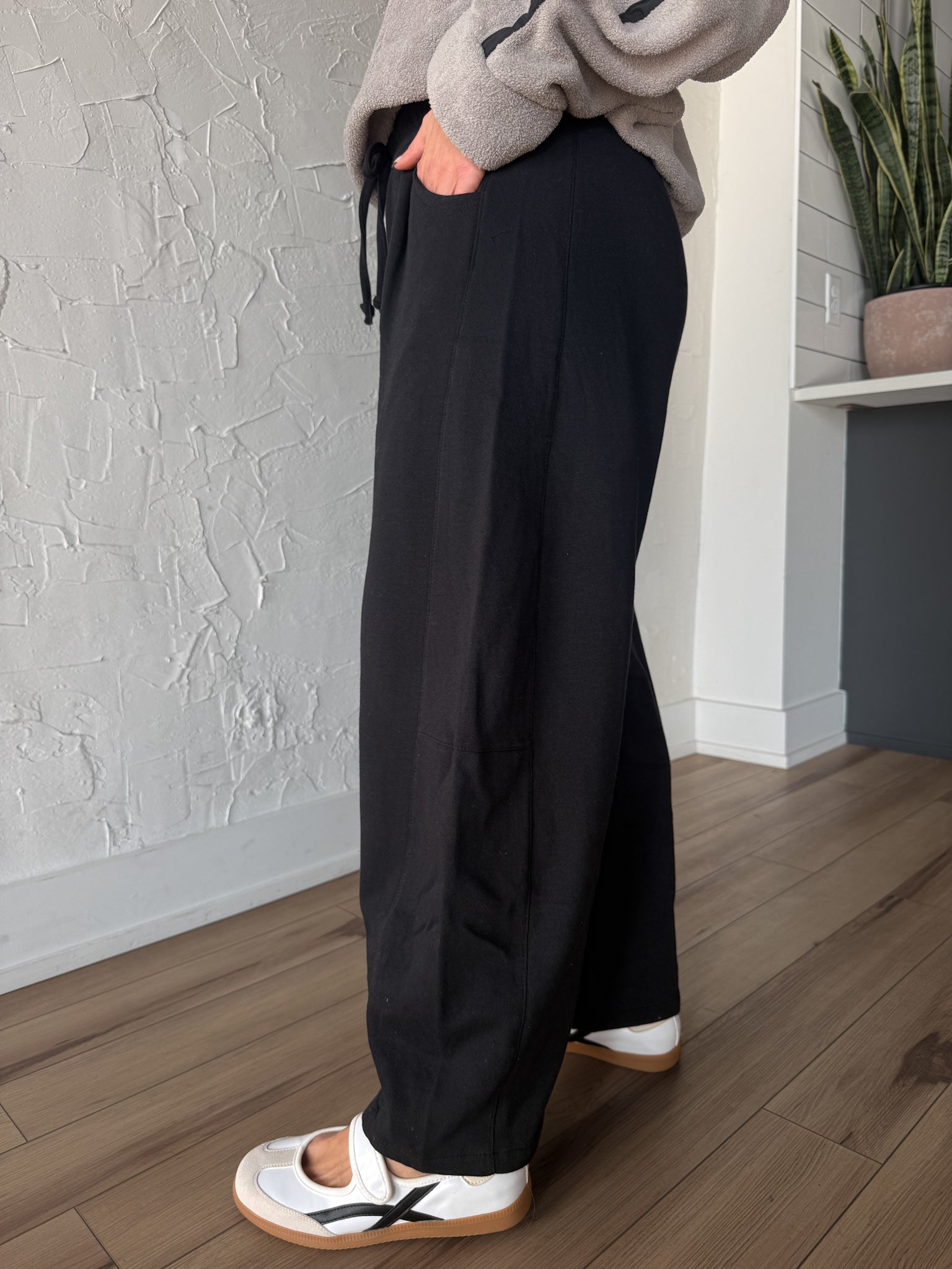 Barrel Sweatpants- Black - Ana Patricia Boutique