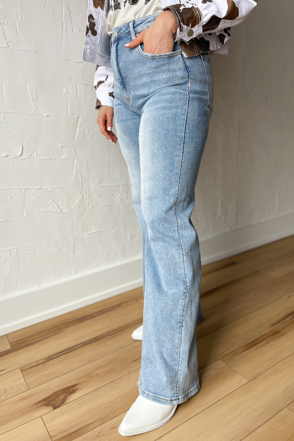 The Harlow Wide Leg Jeans-Light Wash