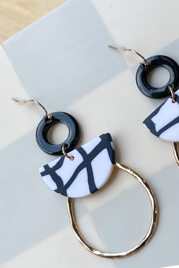 The Ladonna Clay Earrings-Blk/White