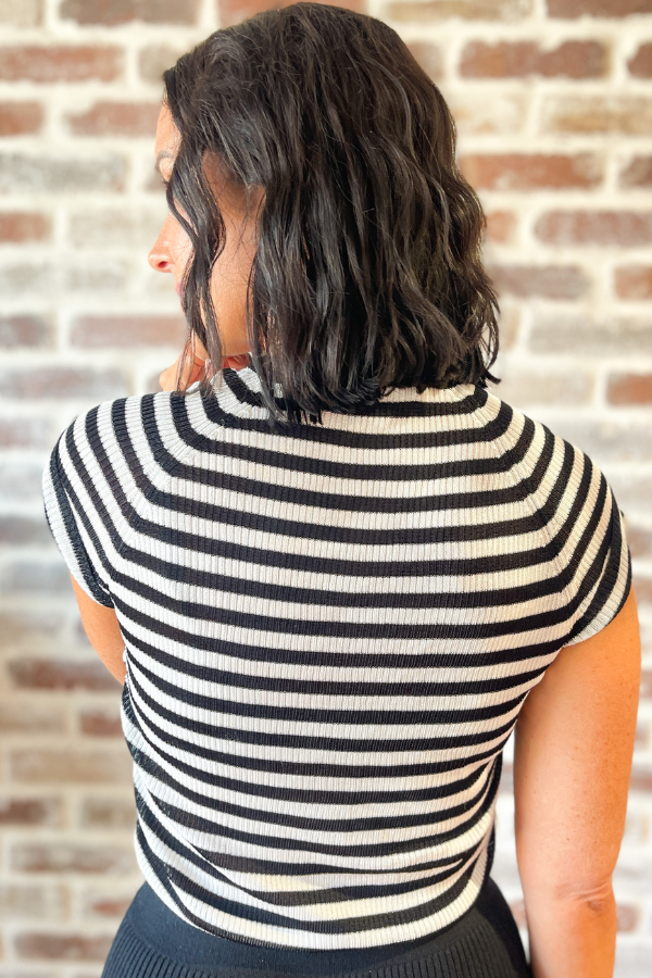 Sleek Stripe Top- Black/White